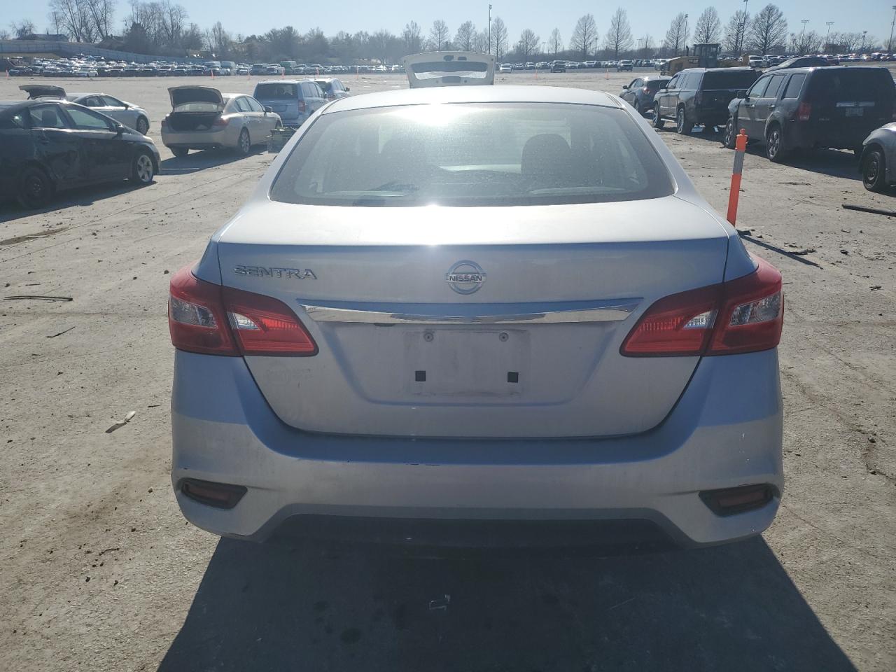 2018 Nissan Sentra VIN 3N1AB7AP9JY301556 Copart auction photo, side damage thumbnail 6