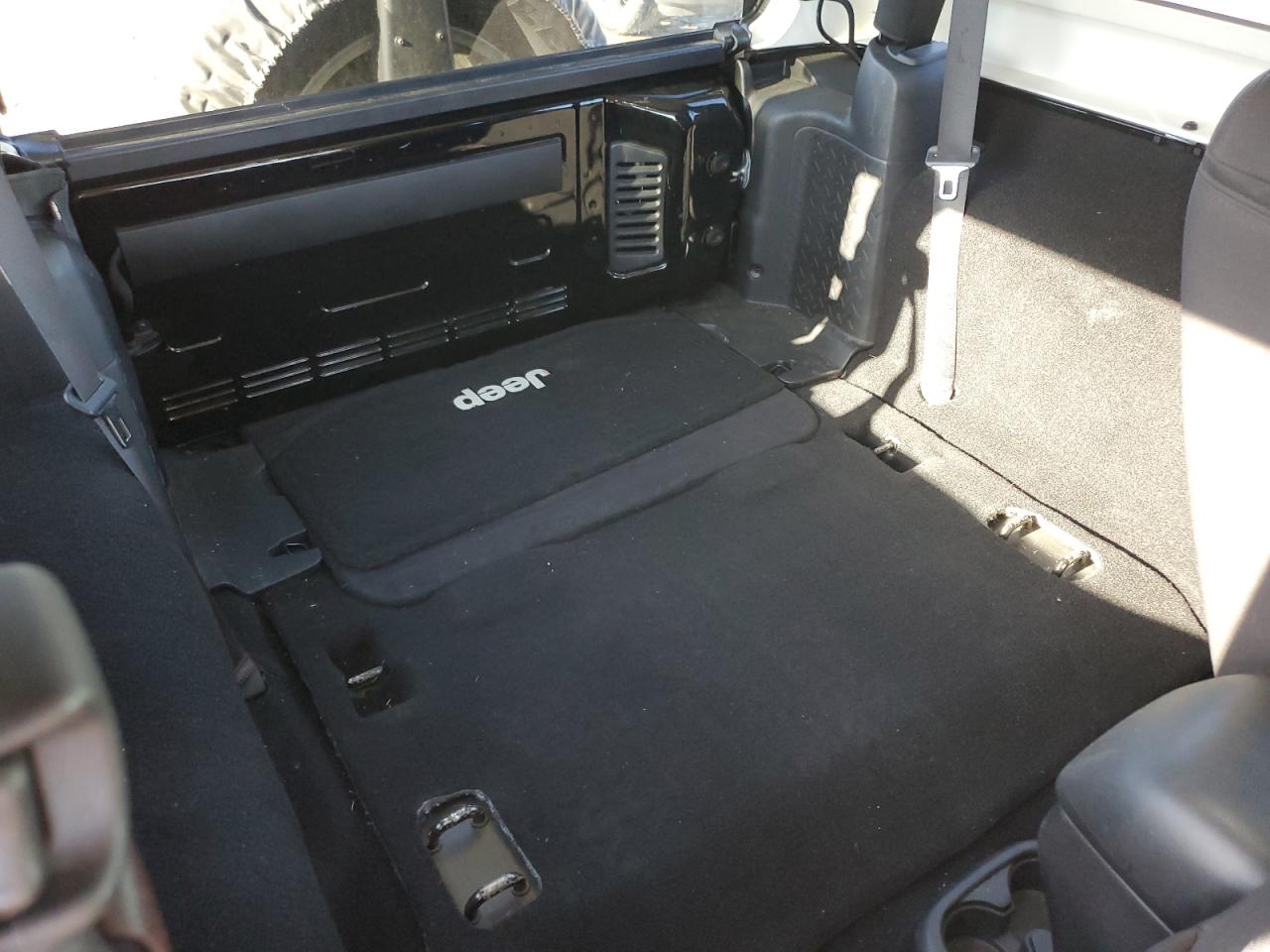 2013 Jeep Wrangler VIN 1C4AJWAG3DL638389 Copart auction photo, minor dent/scratches damage thumbnail 11