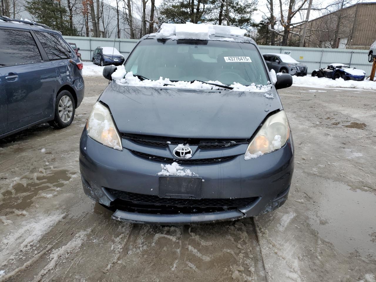 2010 Toyota Sienna VIN 5TDKK4CCXAS318500 Copart auction photo, front end damage thumbnail 5