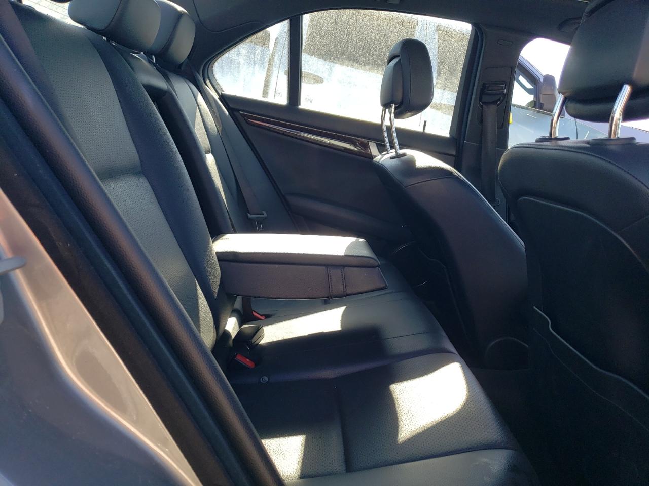 2013 Mercedes-Benz C-klasse VIN WDDGF8AB7DA817063 Copart auction photo, front end damage thumbnail 10