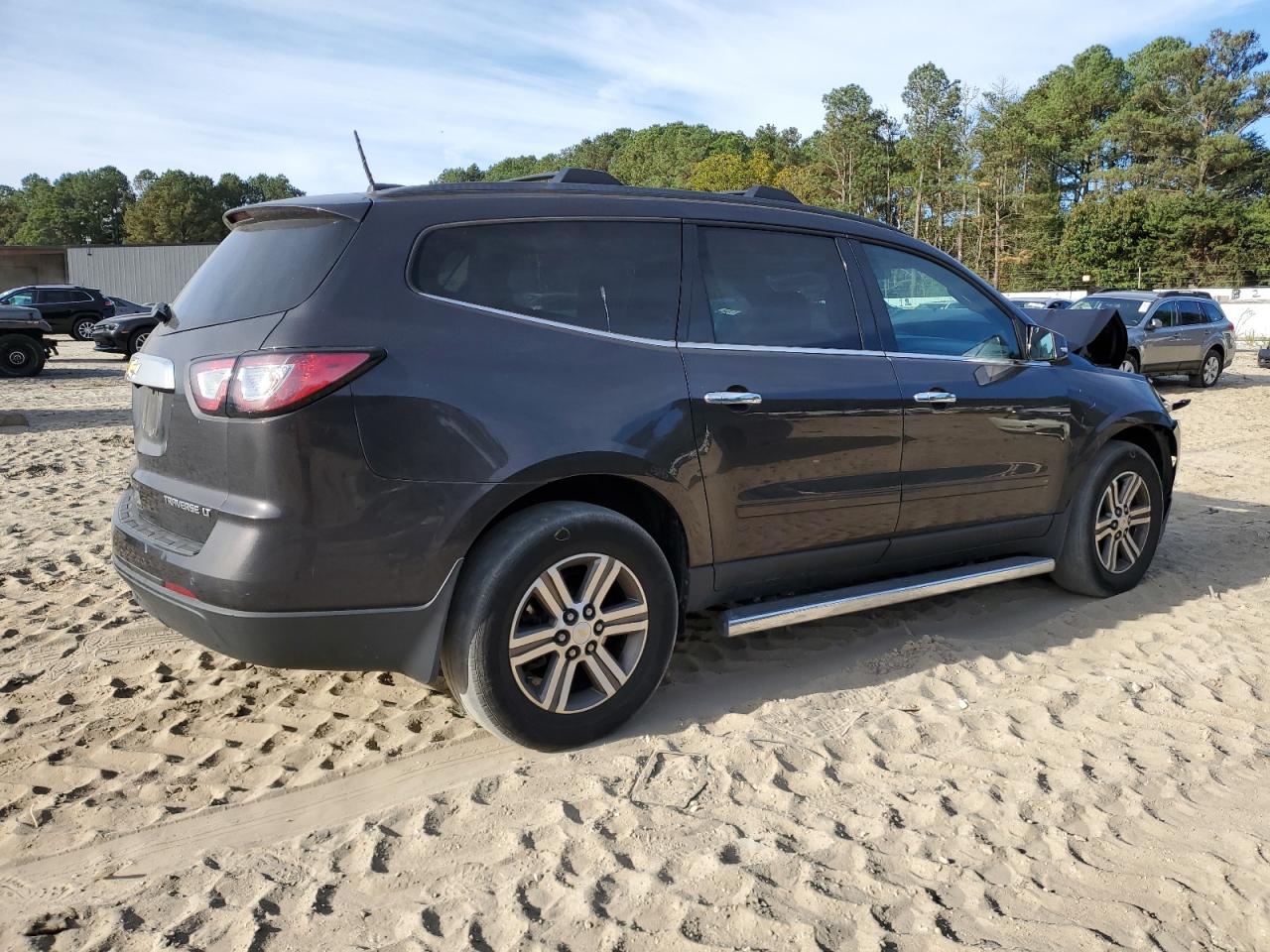 2016 Chevrolet Traverse VIN 1GNKVHKD1GJ285795 Copart auction photo, front end / minor dent/scratches damage thumbnail 3