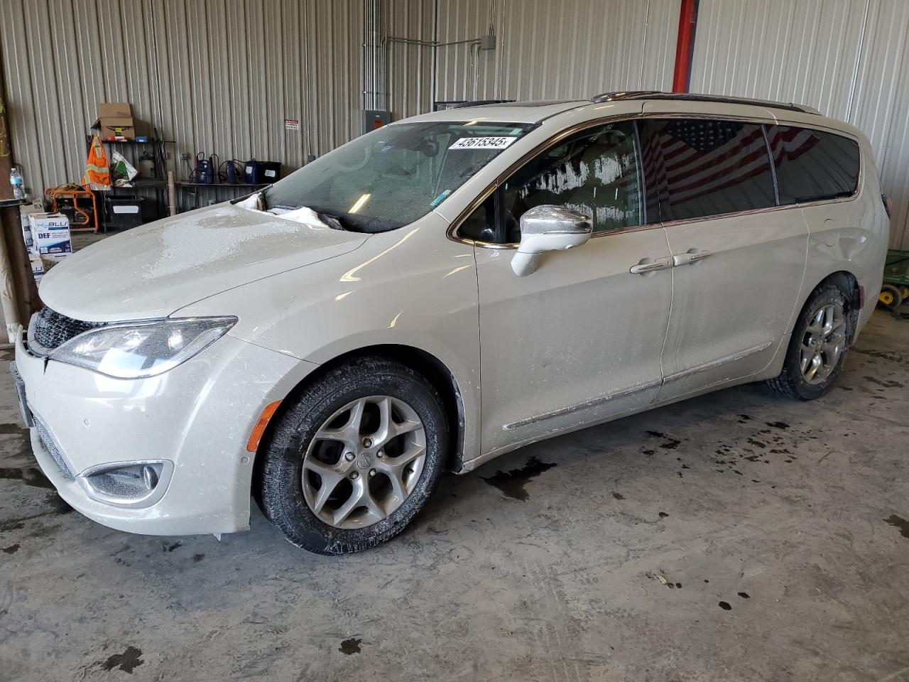 2017 Chrysler Pacifica VIN 2C4RC1GGXHR591804