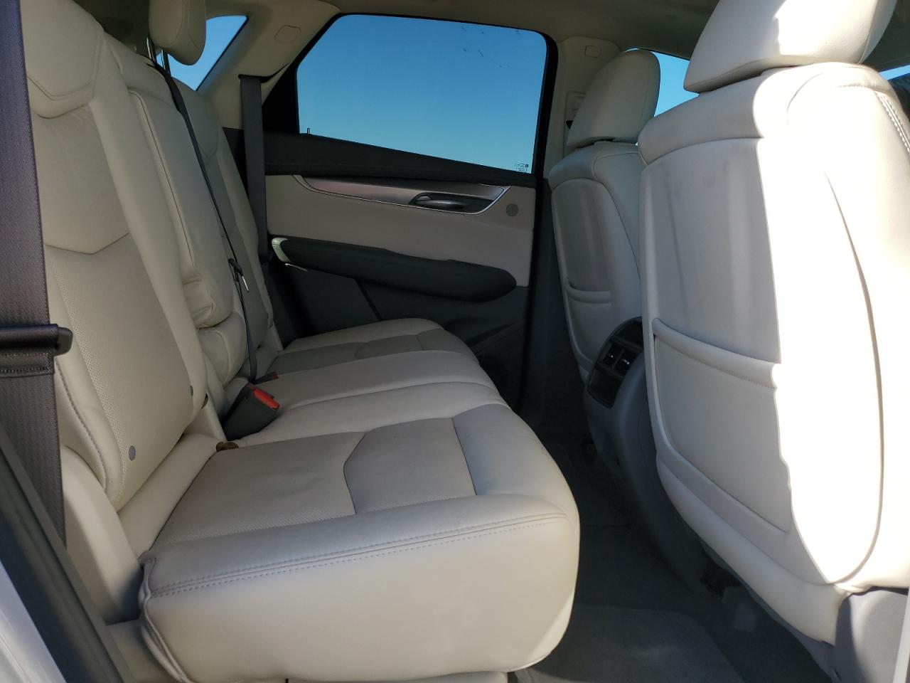 2017 Cadillac XT5 VIN 1GYKNBRS2HZ184062 Copart auction photo, front end damage thumbnail 11