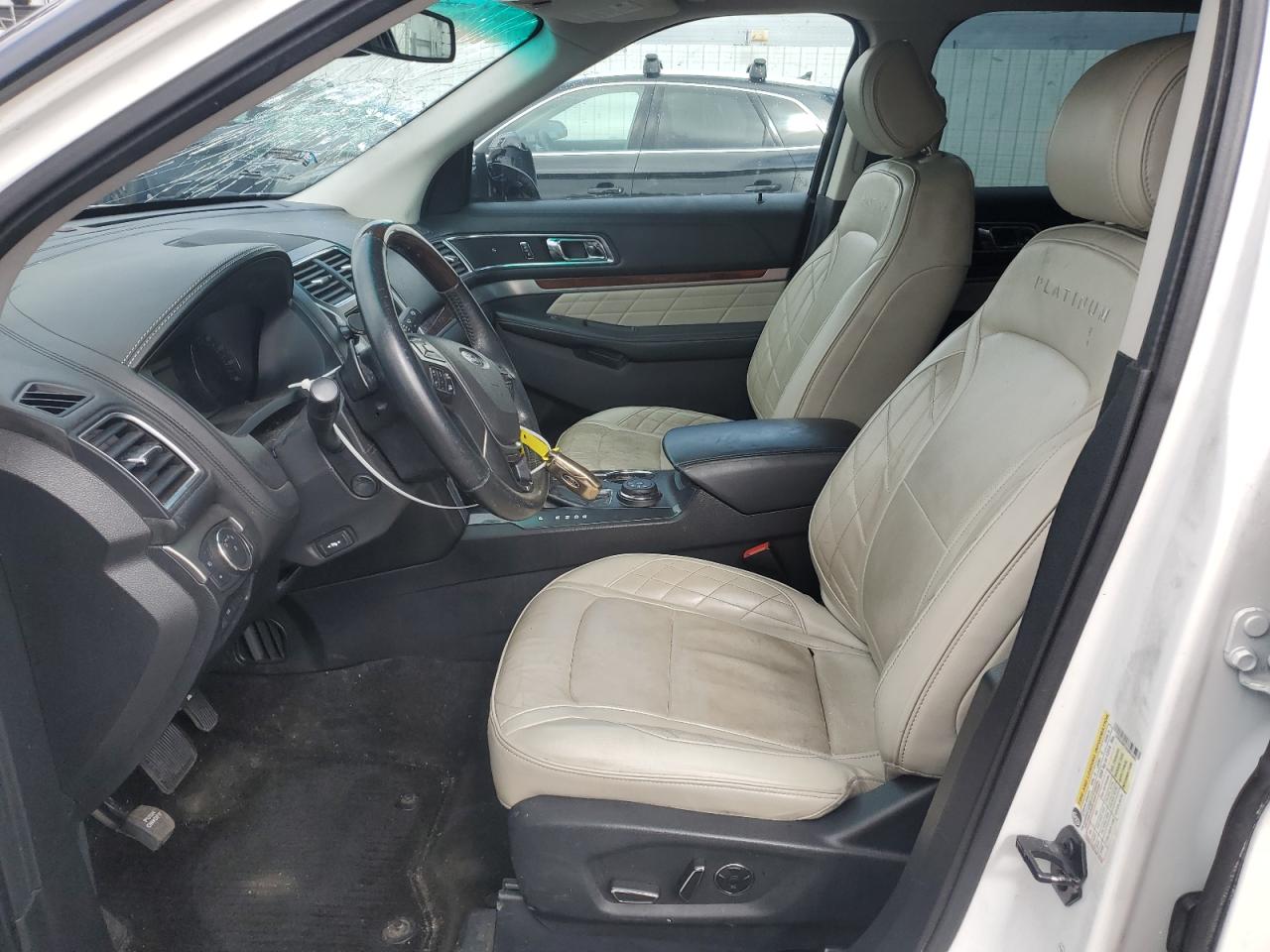 2016 Ford Explorer VIN 1FM5K8HTXGGB52667 Copart auction photo, vandalism / minor dent/scratches damage thumbnail 7
