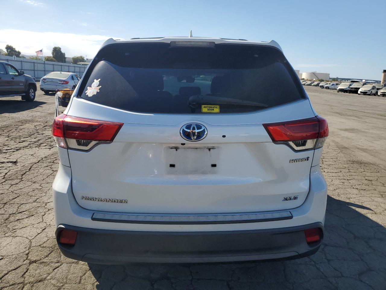 2017 Toyota Highlander VIN 5TDJGRFH1HS035432 Copart auction photo, front end / side damage thumbnail 6