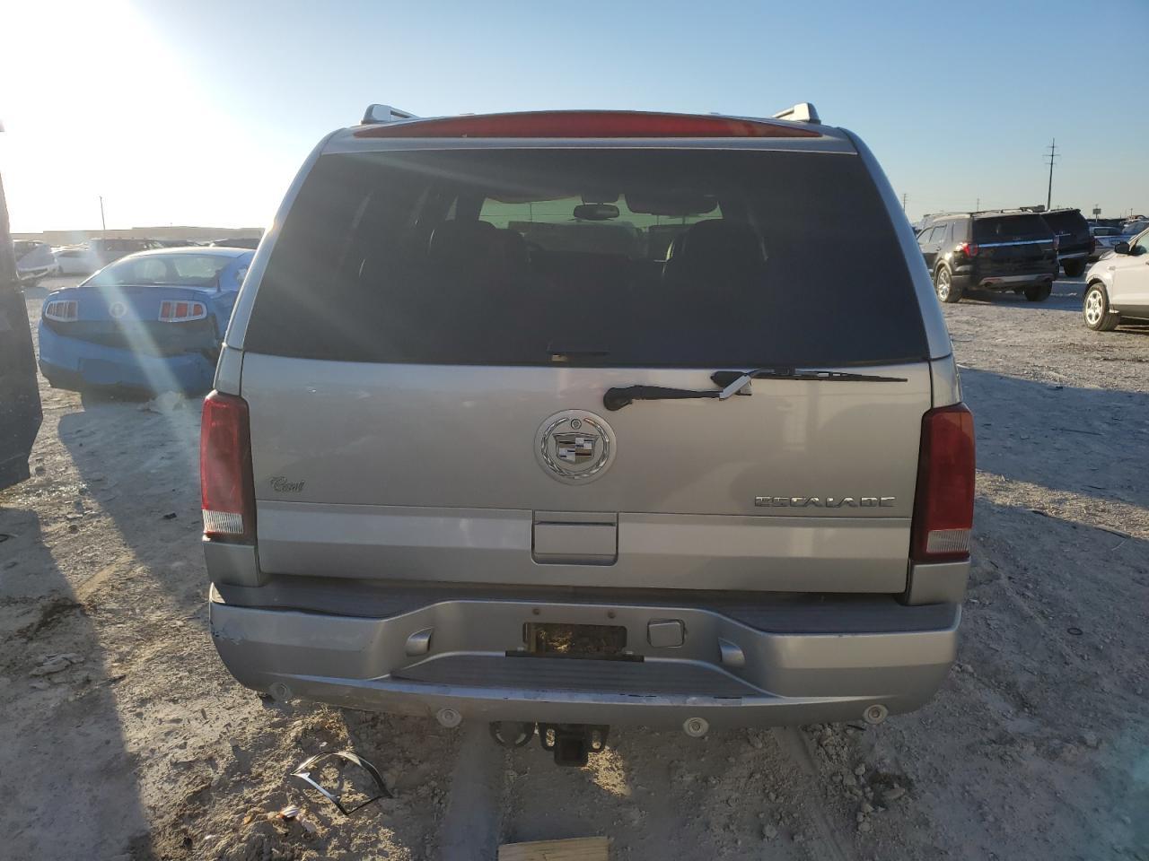 2006 Cadillac Escalade VIN 1GYEC63N46R110992 Copart auction photo, front end damage thumbnail 6