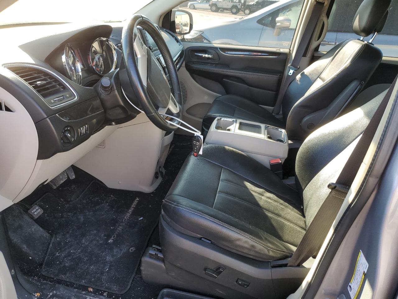 2015 Chrysler Town & Country VIN 2C4RC1BG2FR595351 Copart auction photo, front end damage thumbnail 7