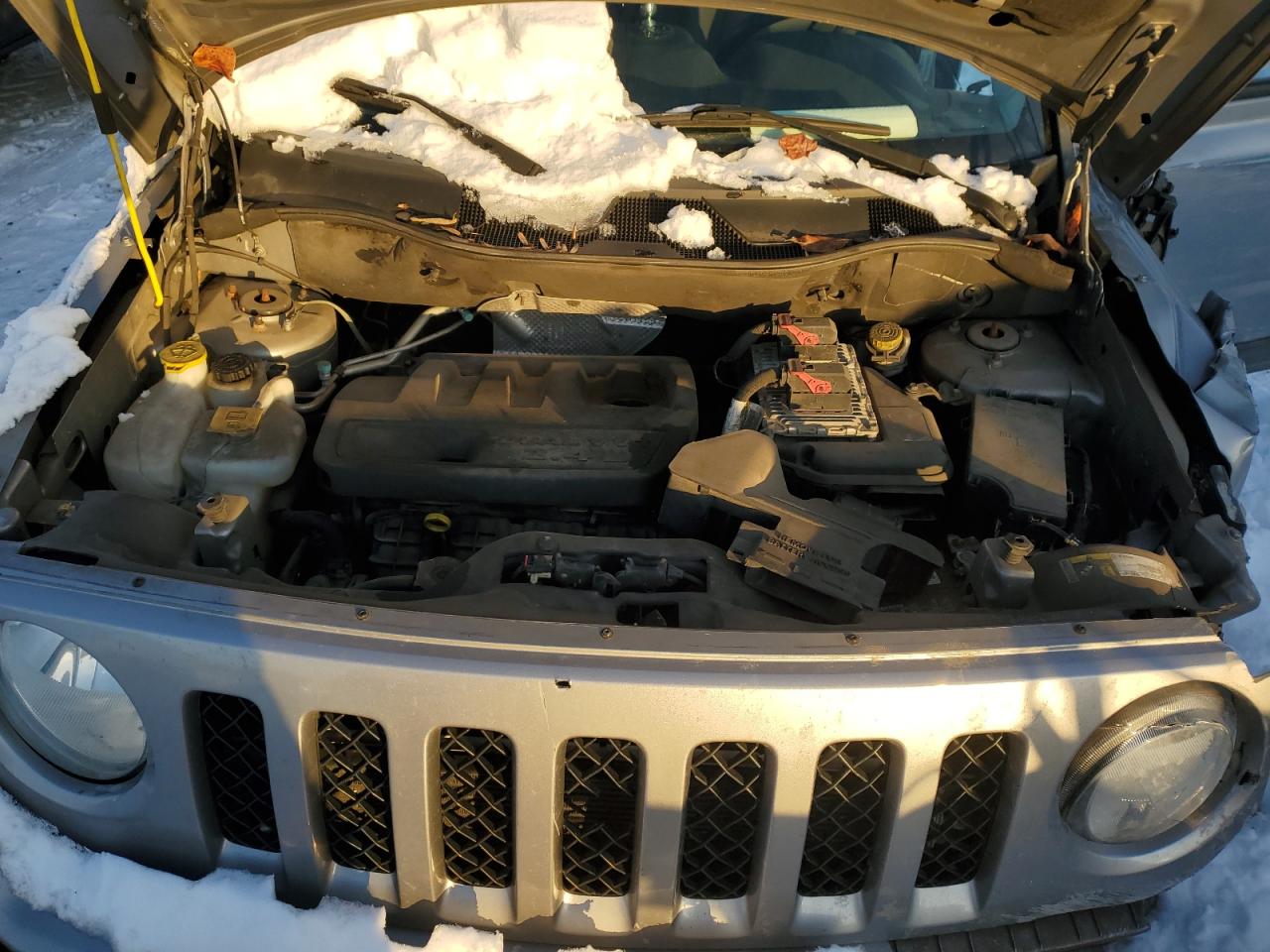 2015 Jeep Liberty (Patriot) VIN 1C4NJPFB6FD377681 Copart auction photo, all over / undercarriage damage thumbnail 14