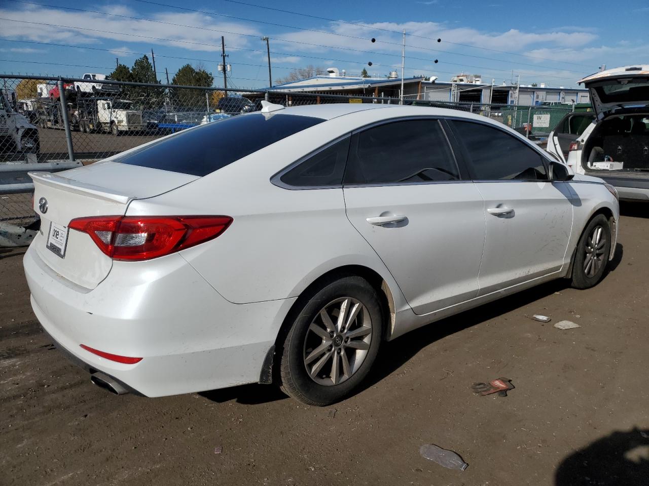 2016 Hyundai Sonata VIN 5NPE24AF6GH390643 Copart auction photo, minor dent/scratches damage thumbnail 3