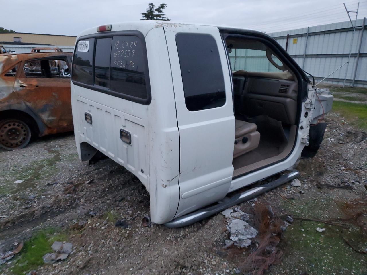 2003 Ford F250 VIN 1FTNX21P33EC60490 Copart auction photo, all over damage thumbnail 3