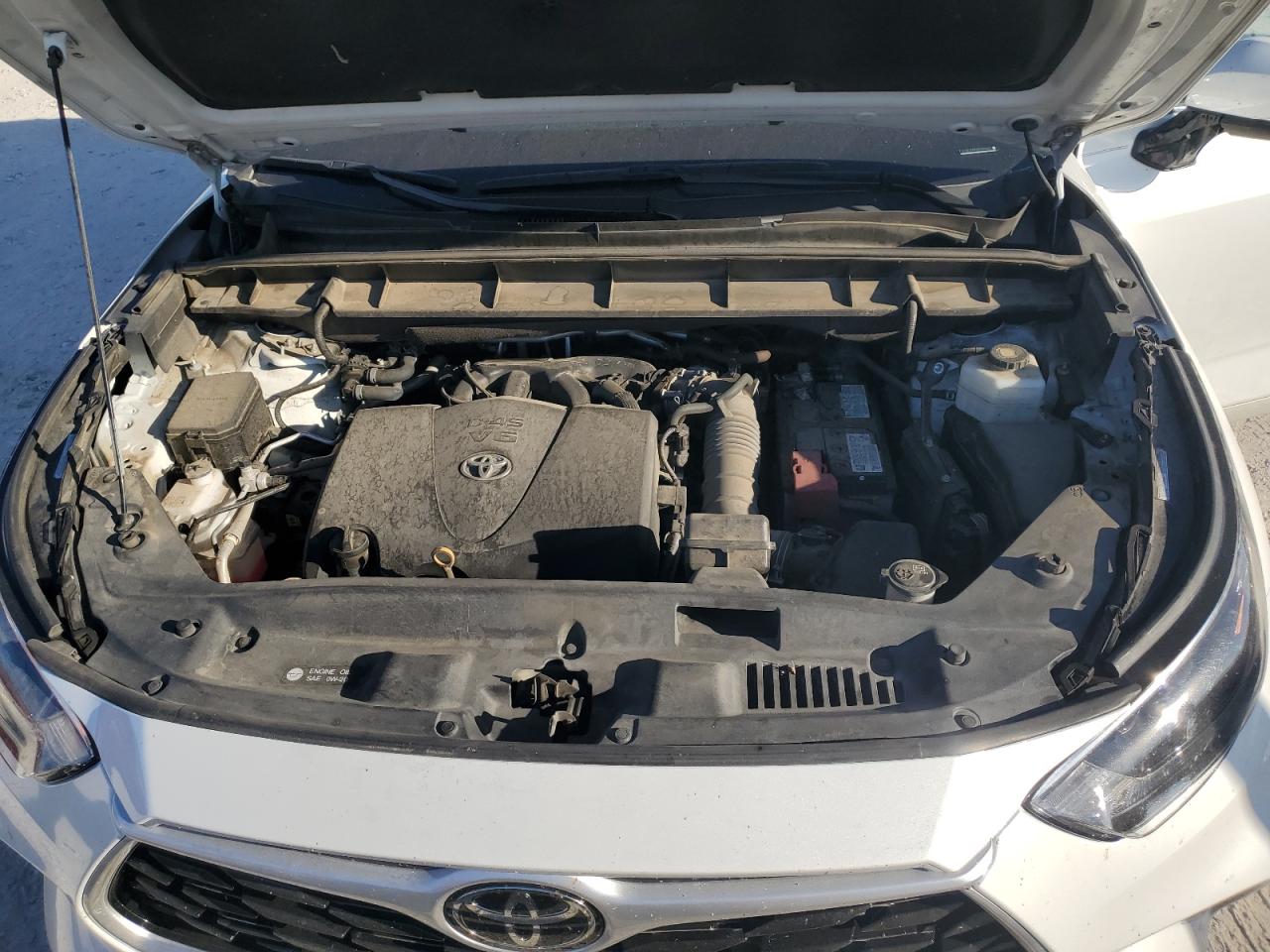 2021 Toyota Highlander VIN 5TDGZRAHXMS056270 Copart auction photo, rear end / minor dent/scratches damage thumbnail 12