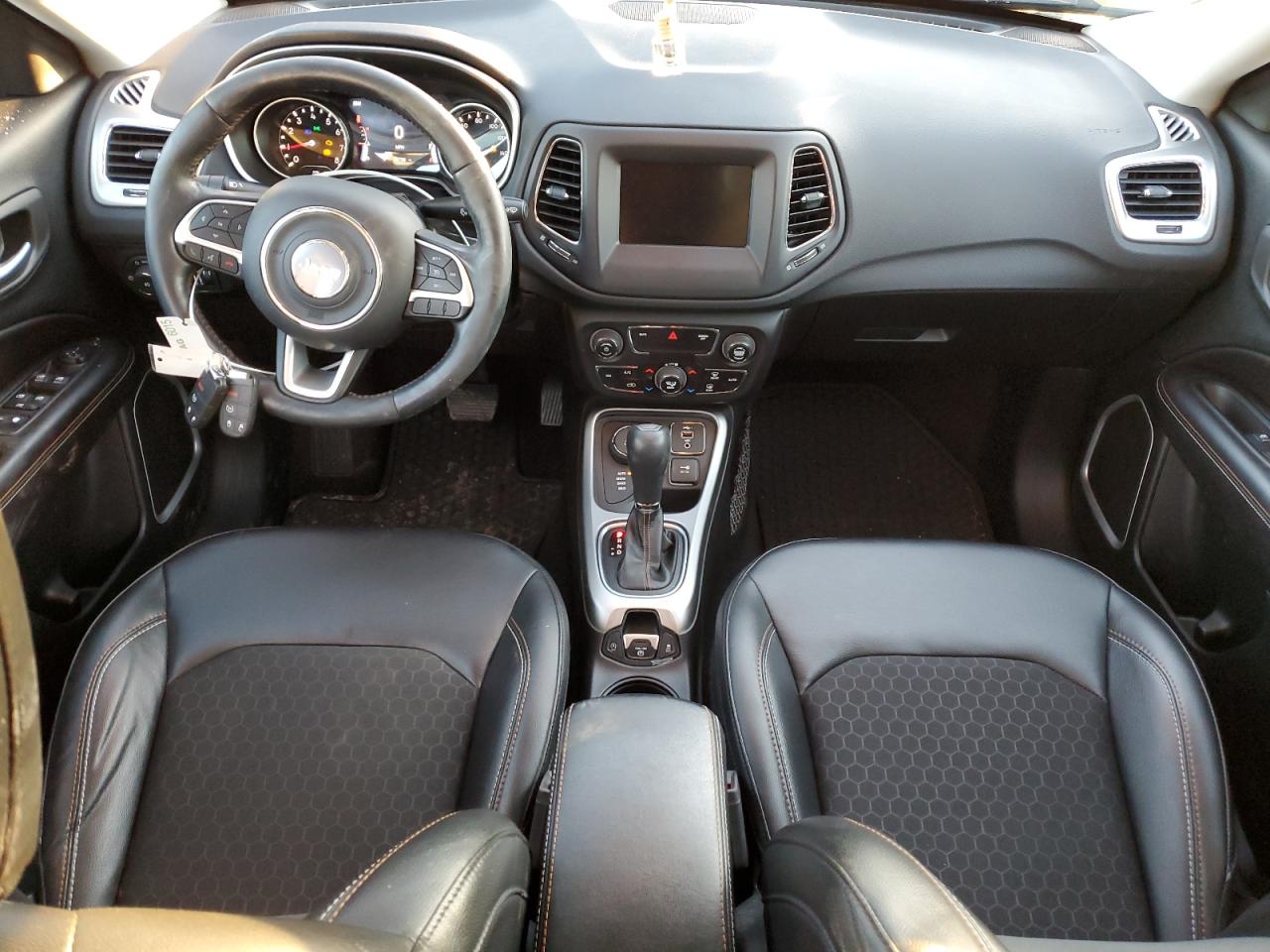 2019 Jeep Compass VIN 3C4NJDBB4KT641375 Copart auction photo, front end damage thumbnail 8