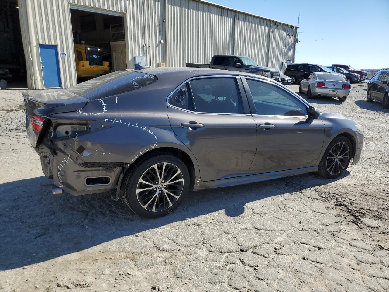 2019 Toyota Camry VIN 4T1B11HK1KU166780 Copart auction photo, rear end damage thumbnail 3