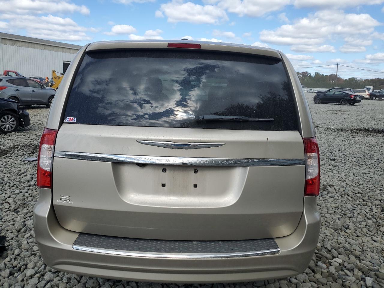 2016 Chrysler Town & Country VIN 2C4RC1BG6GR304237 Copart auction photo, front end damage thumbnail 6