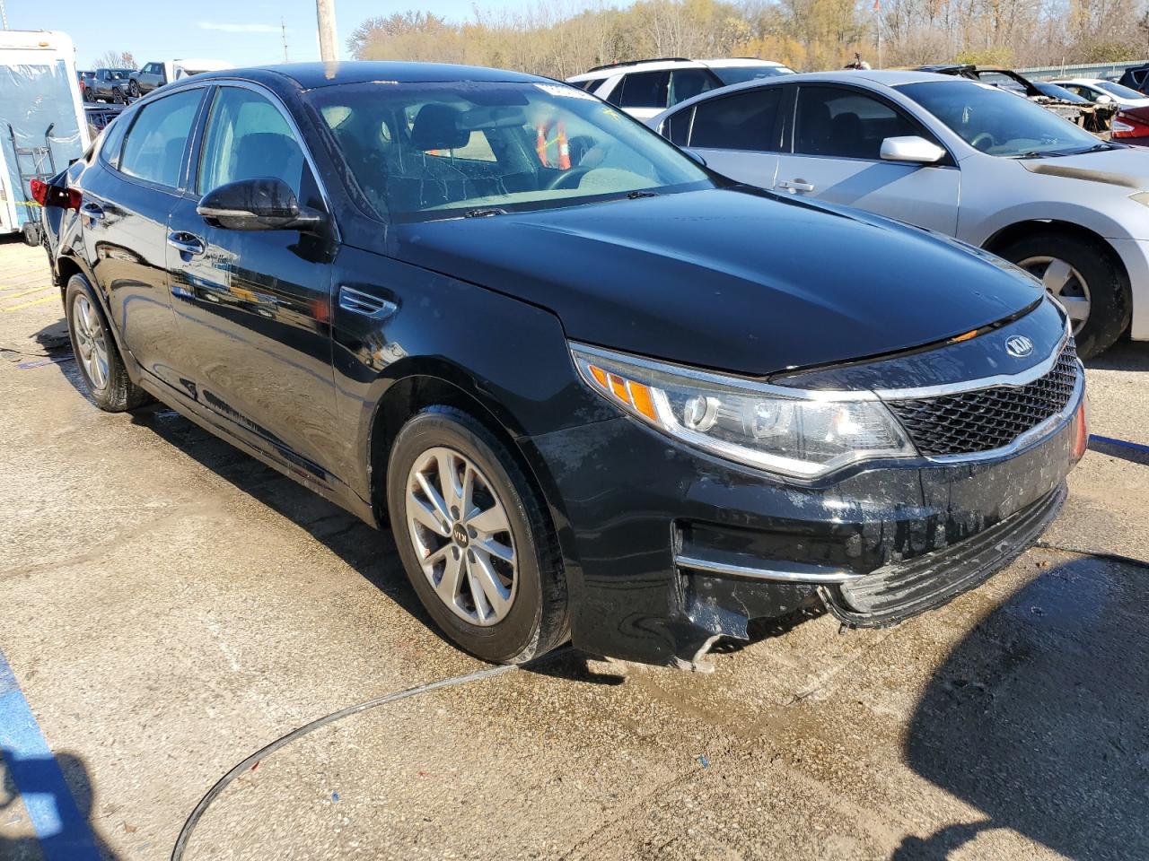 2017 KIA Optima VIN 5XXGT4L38HG164755 Copart auction photo, rear end / front end damage thumbnail 4