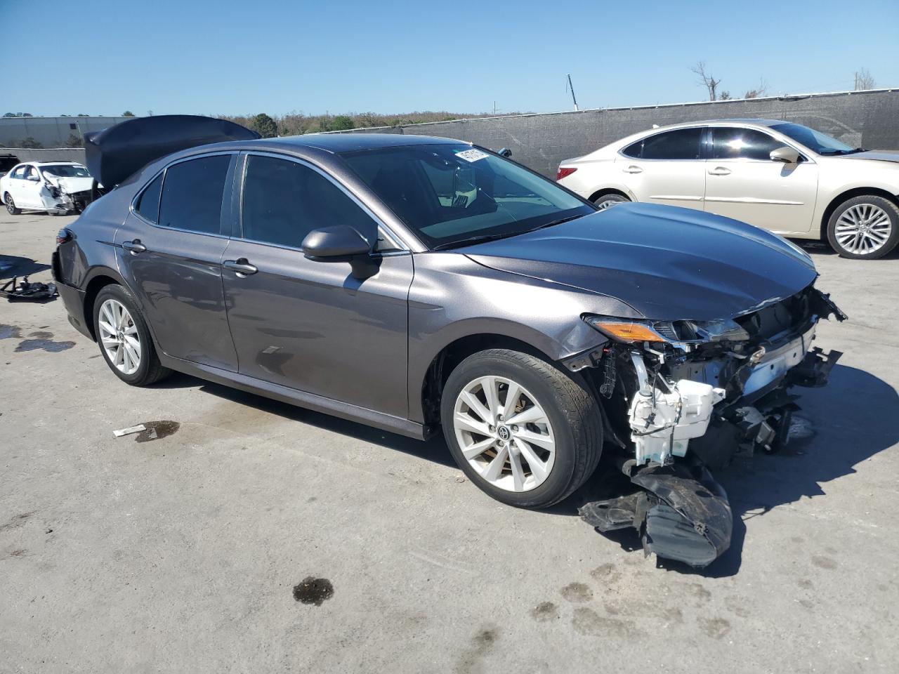 2022 Toyota Camry VIN 4T1C11AK3NU033005 Copart auction photo, front end / rear end damage thumbnail 4