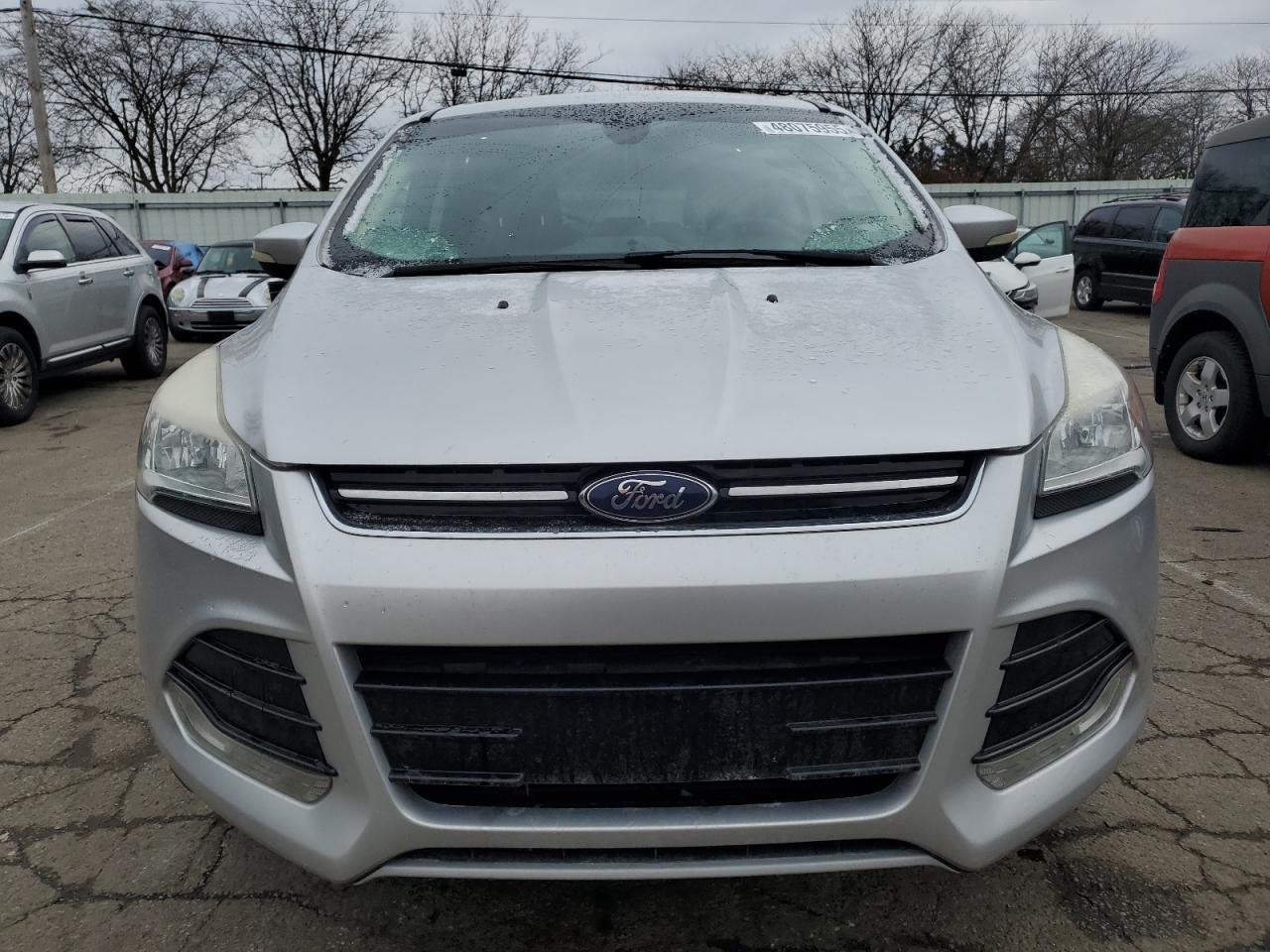 2013 Ford Escape VIN 1FMCU0HX2DUA39153 Copart auction photo, side damage thumbnail 5