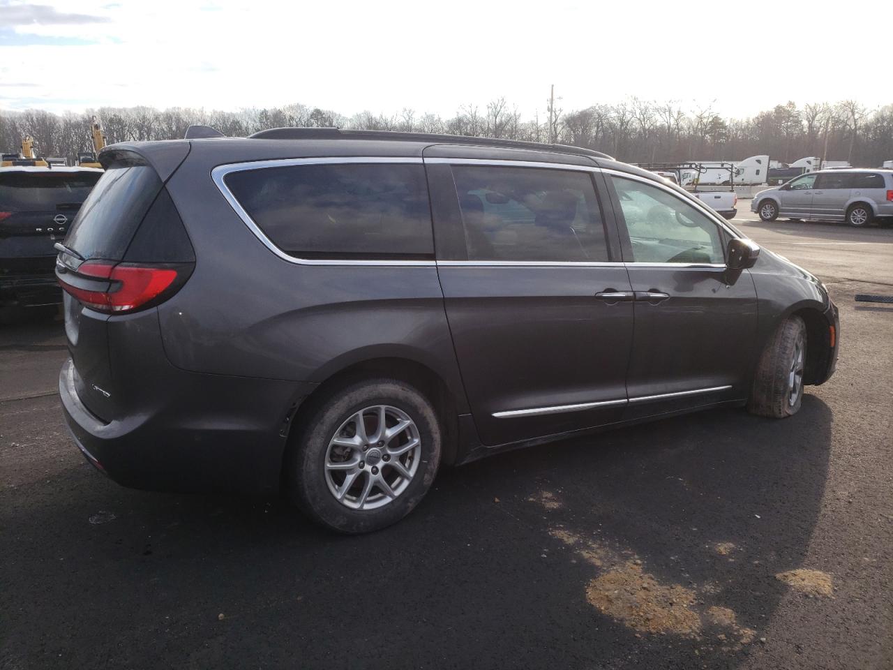 2022 Chrysler Pacifica VIN 2C4RC1GG6NR152899 Copart auction photo, front end damage thumbnail 3