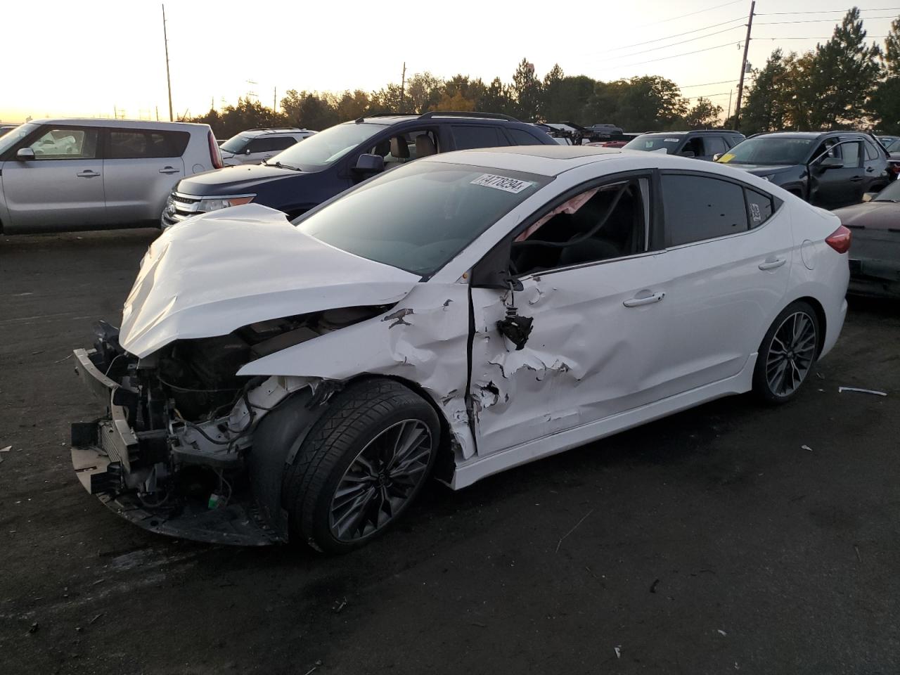 2018 Hyundai Elantra VIN KMHD04LB1JU557088