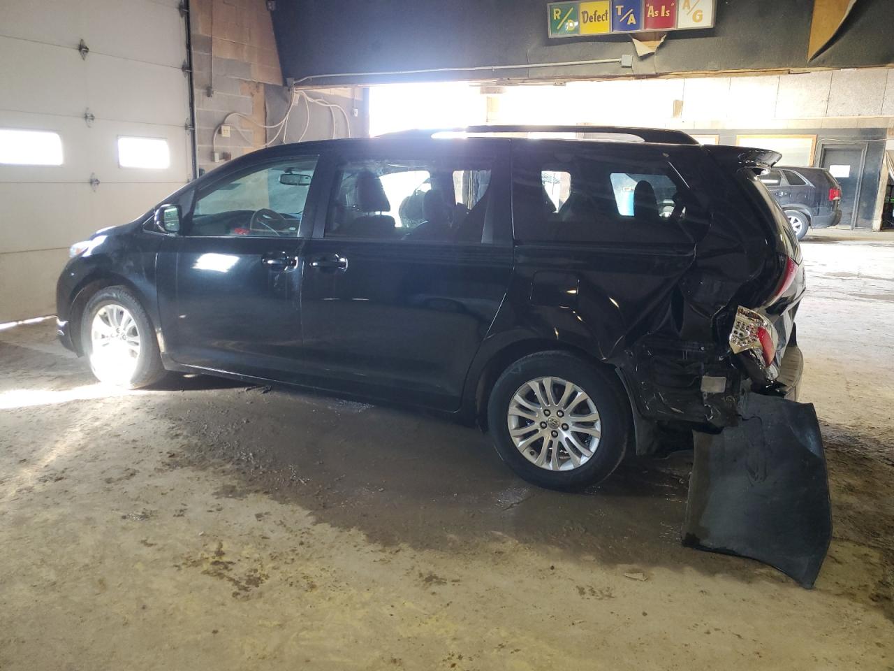 2013 Toyota Sienna VIN 5TDYK3DC4DS288904 Copart auction photo, rear end / front end damage thumbnail 2