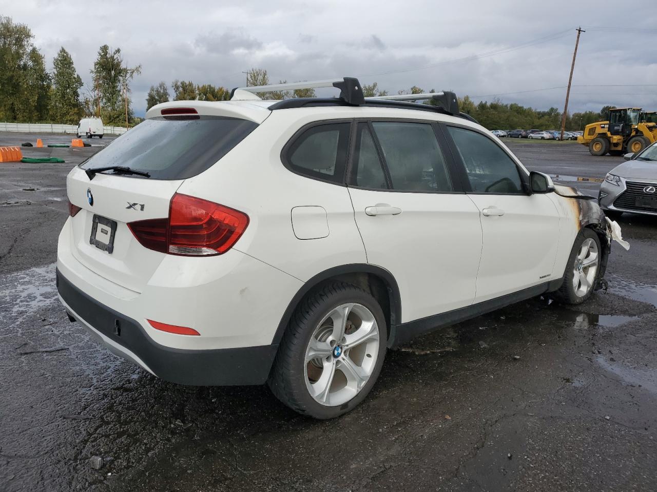 2013 BMW X1 VIN WBAVM5C54DVV89199 Copart auction photo, burn - interior / burn - engine damage thumbnail 3