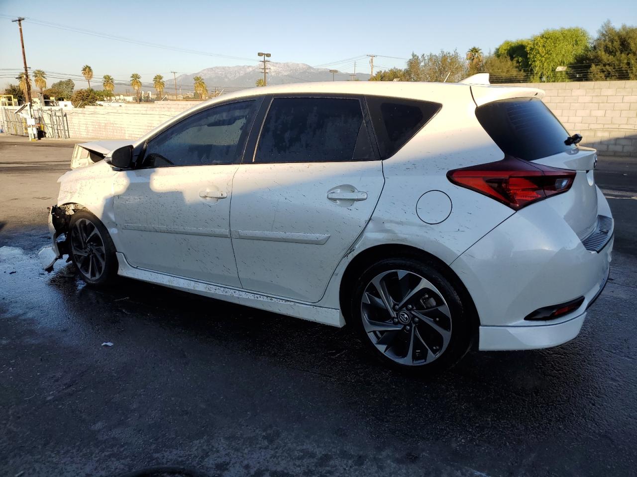 2018 Toyota Corolla VIN JTNKARJE5JJ563458 Copart auction photo, front end damage thumbnail 2
