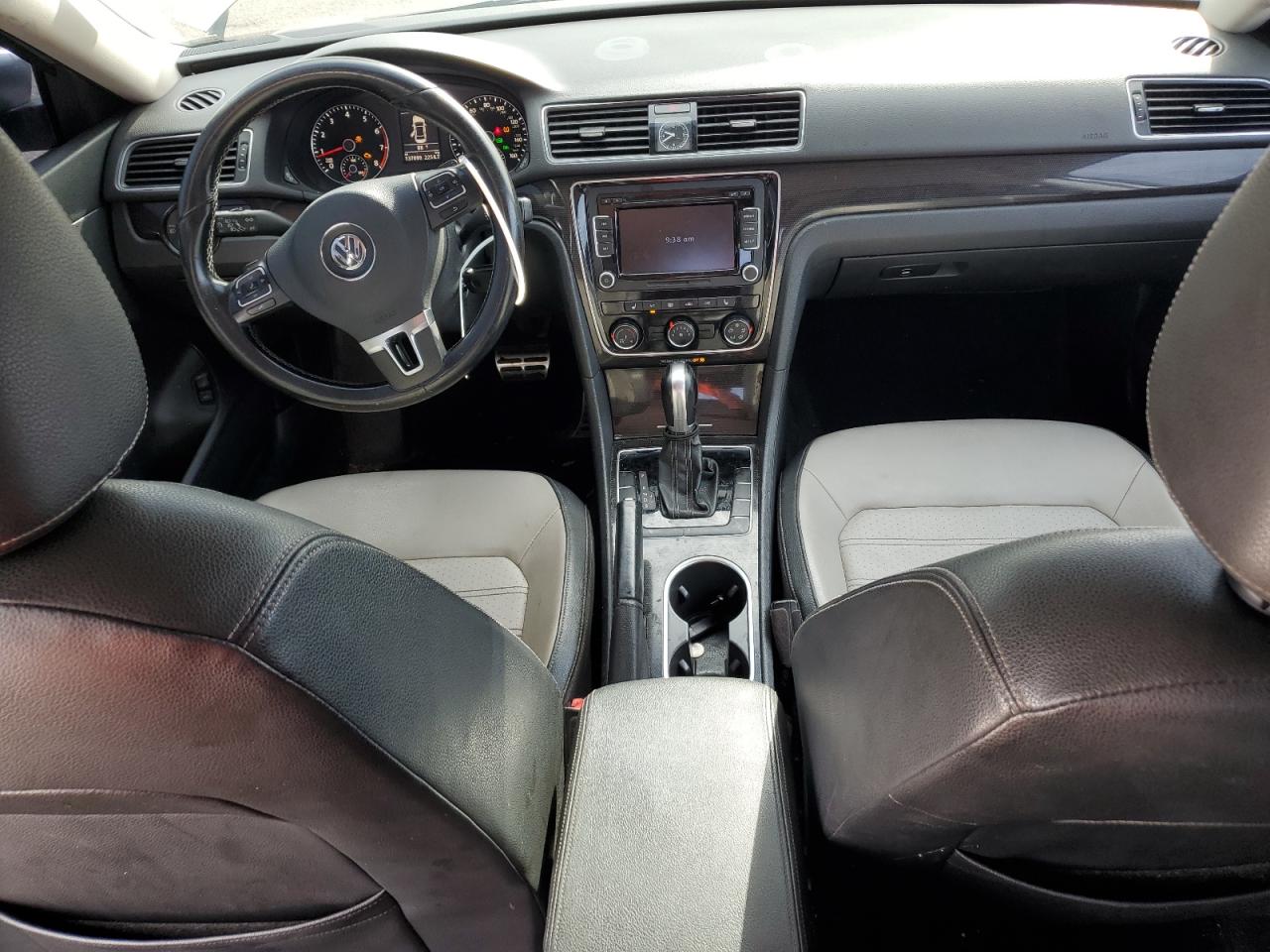 2015 Volkswagen Passat VIN 1VWBT7A31FC065011 Copart auction photo, front end damage thumbnail 8