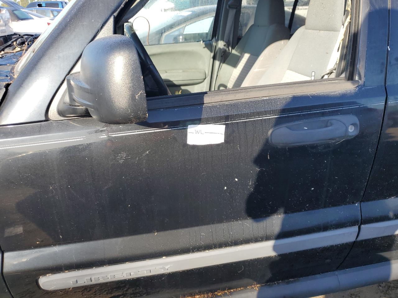 2005 Jeep Liberty (North America) VIN 1J4GK48K05W524639 Copart auction photo, water/flood damage thumbnail 13