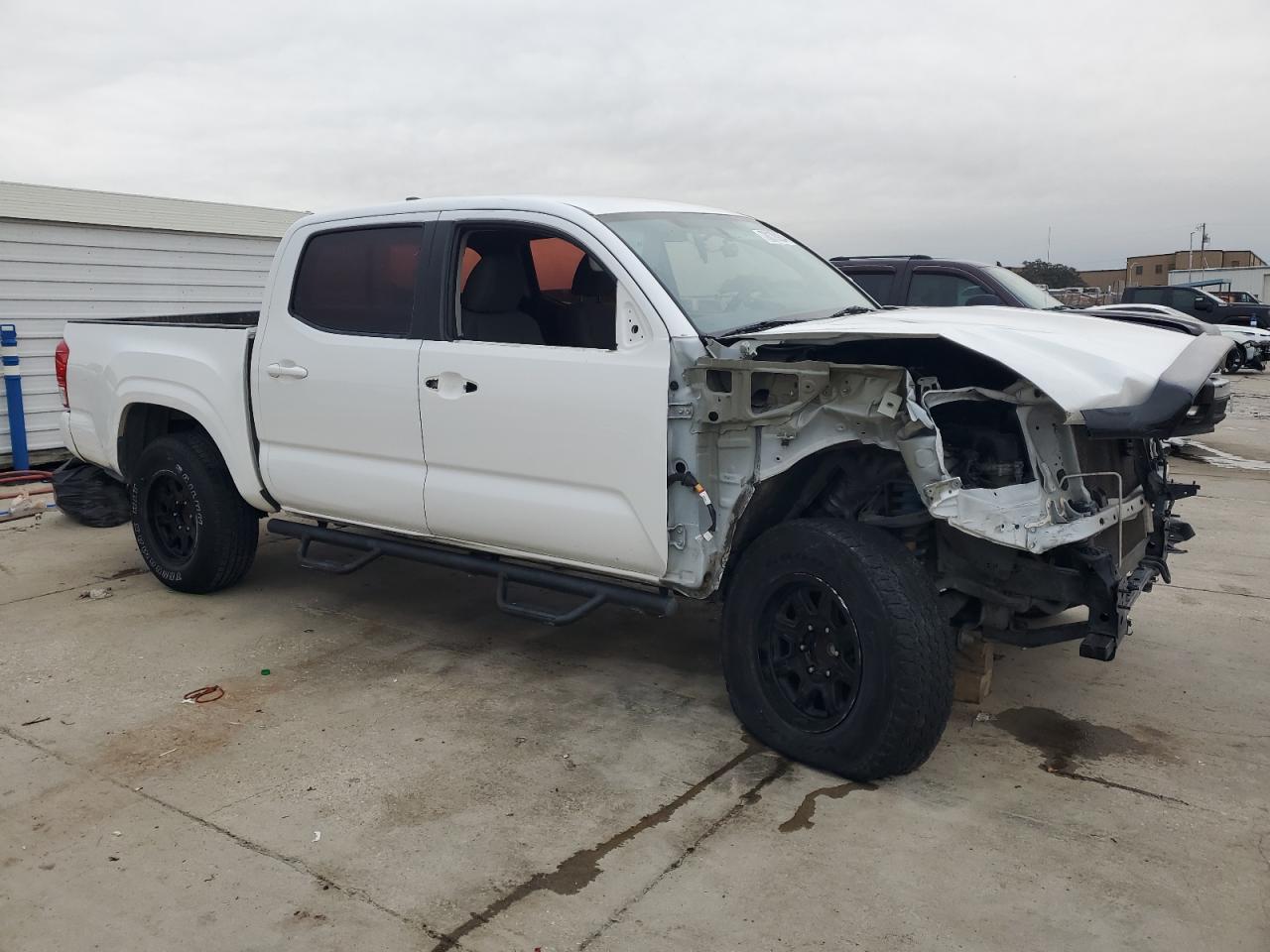 2016 Toyota Tacoma VIN 5TFAX5GN5GX062333 Copart auction photo, front end / side damage thumbnail 4