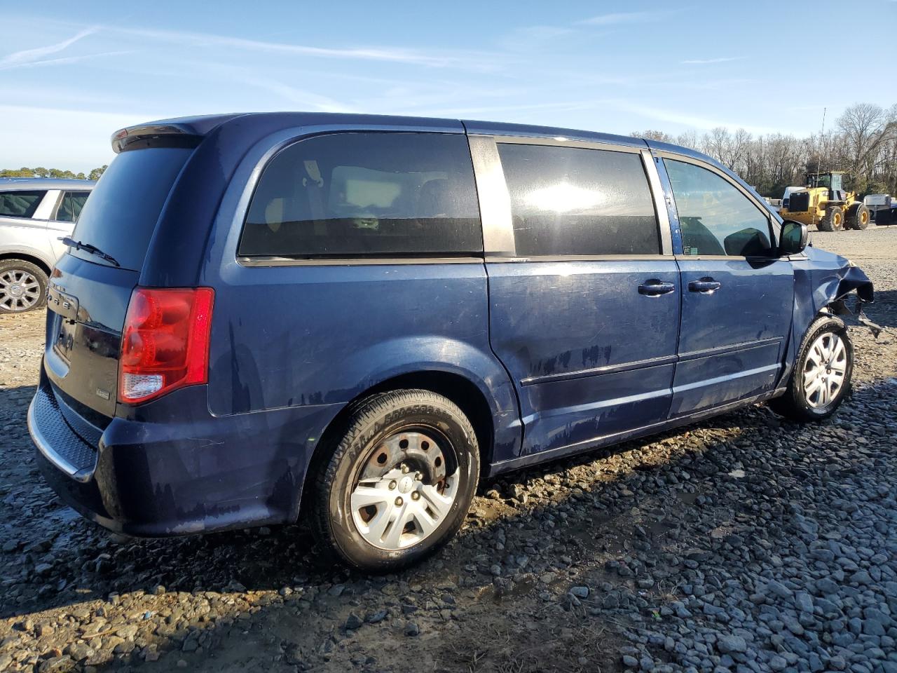 2015 Dodge Caravan VIN 2C4RDGBG2FR709669 Copart auction photo, front end damage thumbnail 3