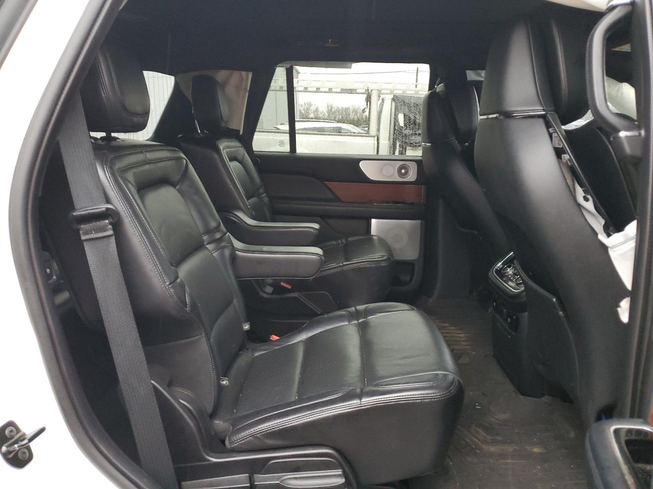 2020 Lincoln Navigator VIN 5LMJJ2LT2LEL00836 Copart auction photo, front end damage thumbnail 11