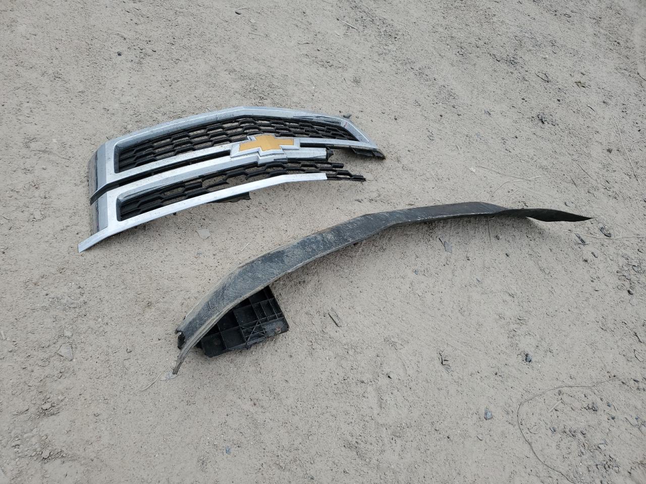 2020 Chevrolet Suburban VIN 1GNSCHKC8LR229300 Copart auction photo, all over damage thumbnail 13