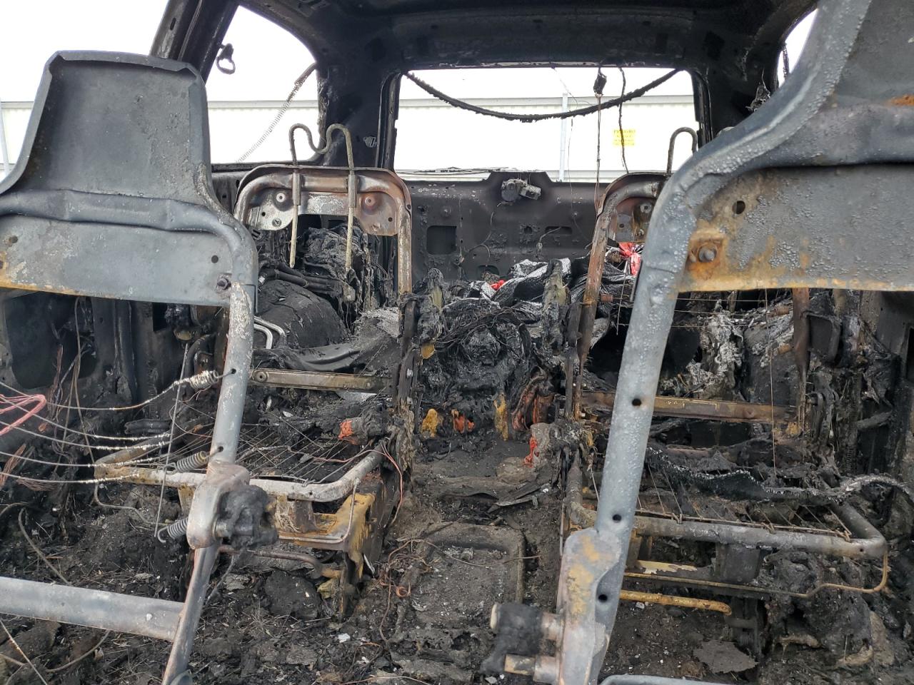 2002 Chrysler Town & Country VIN 2C4GP34352R622666 Copart auction photo, burn - interior / burn damage thumbnail 10