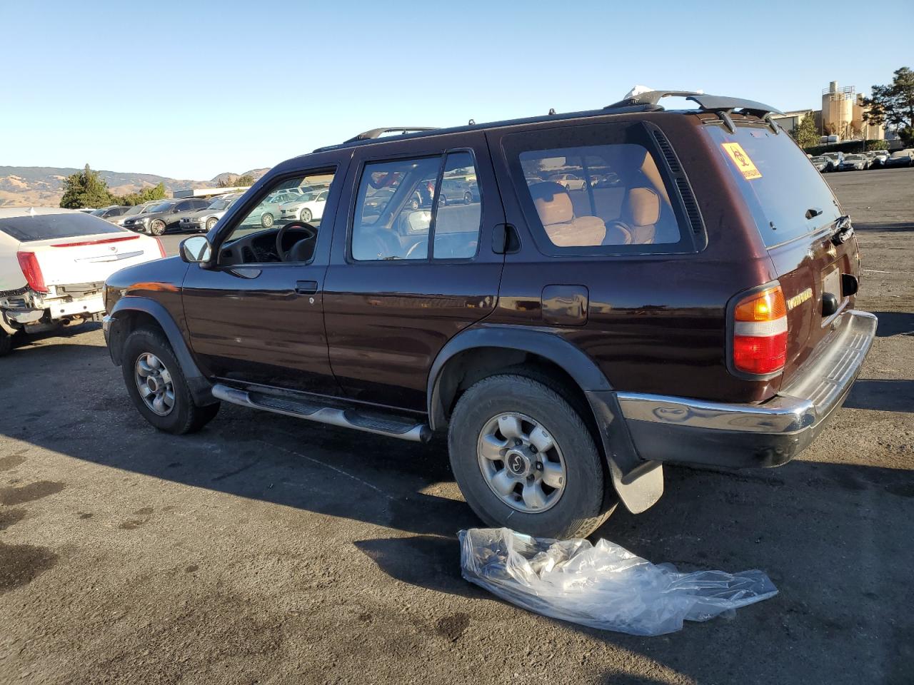 1996 Nissan Pathfinder VIN JN8AR05Y4TW038314 Copart auction photo, minor dent/scratches damage thumbnail 2