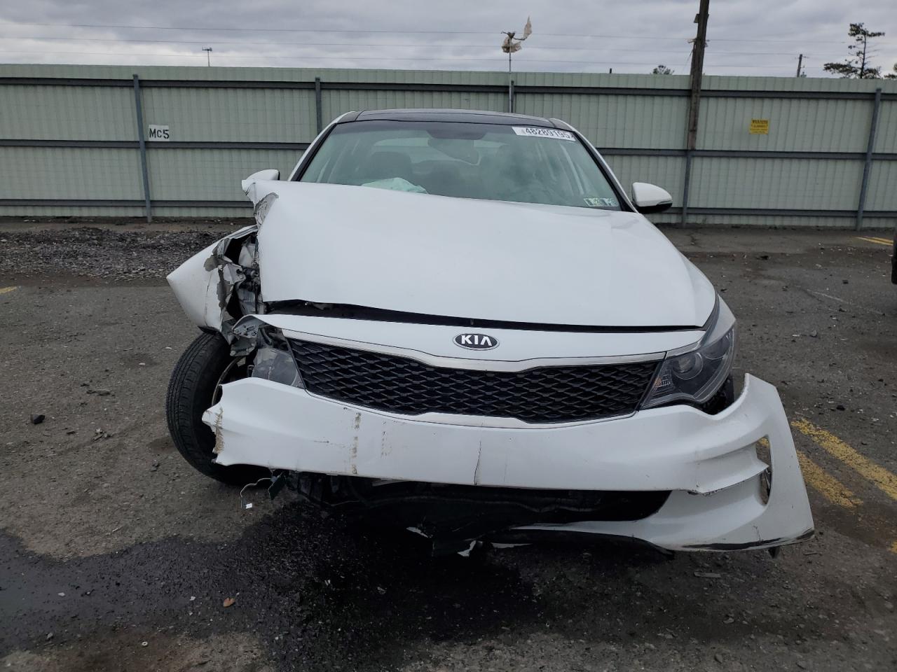 2018 KIA Optima VIN 5XXGU4L36JG227080 Copart auction photo, front end / side damage thumbnail 5