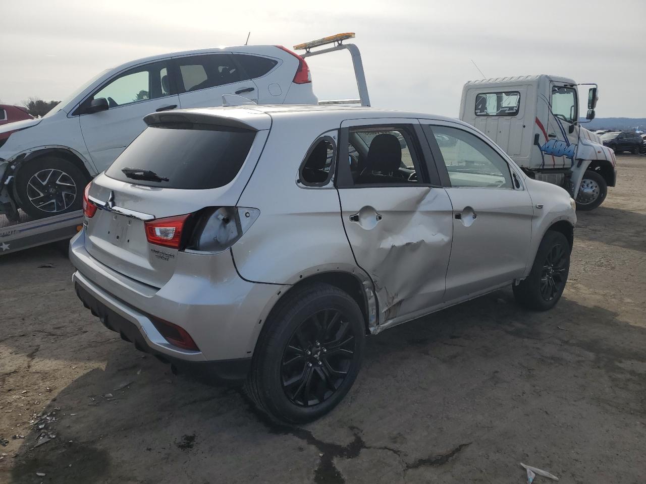 2019 Mitsubishi Outlander VIN JA4AP3AU3KU023975 Copart auction photo, front end / side damage thumbnail 3