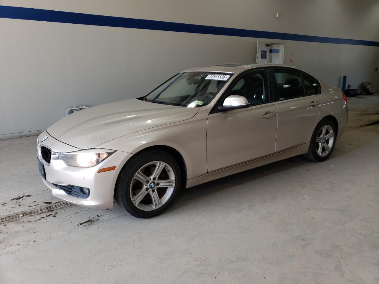 2014 BMW 3er VIN WBA3B3G52ENR82406