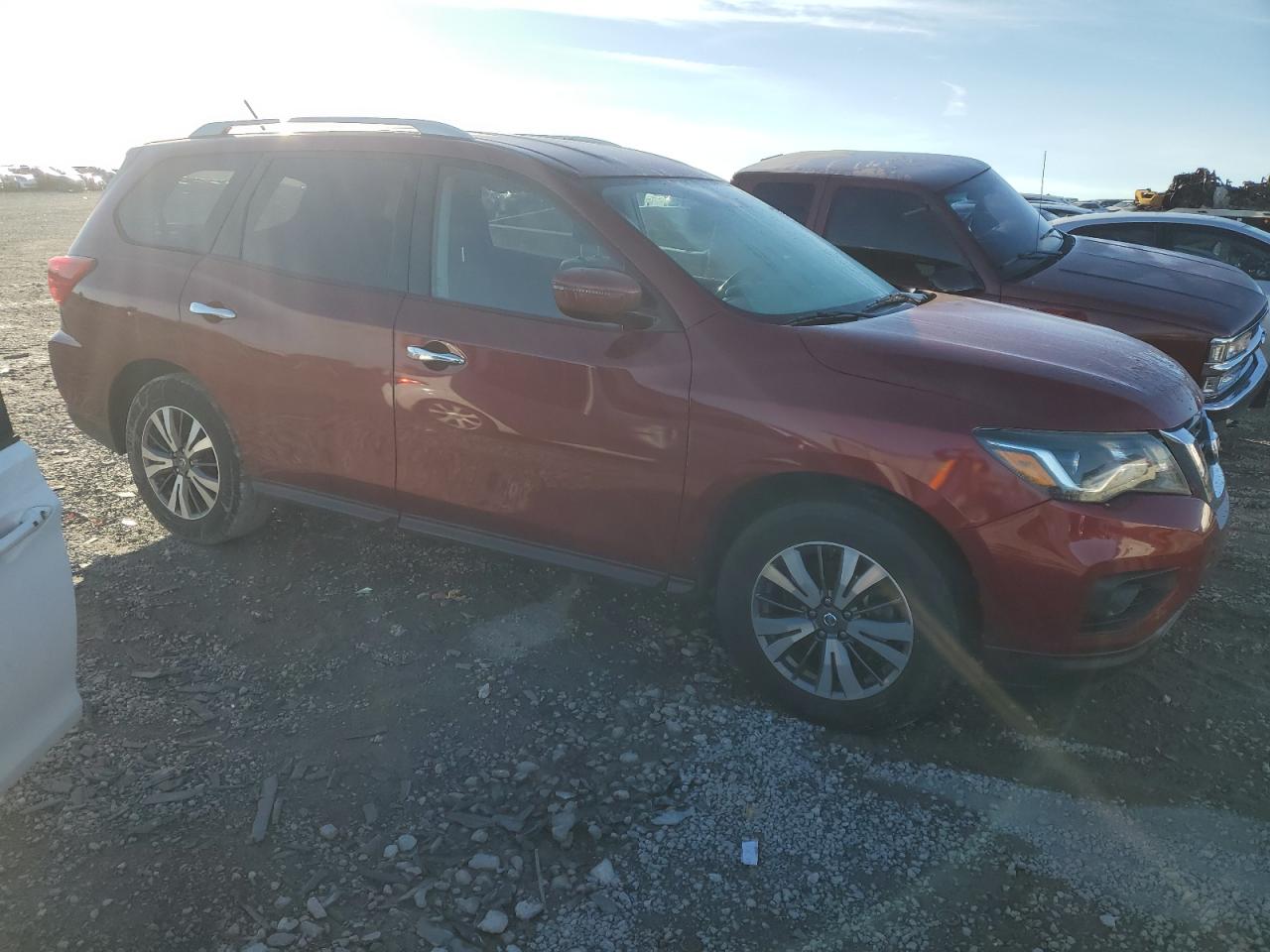 2017 Nissan Pathfinder VIN 5N1DR2MN7HC611495 Copart auction photo, front end / side damage thumbnail 4