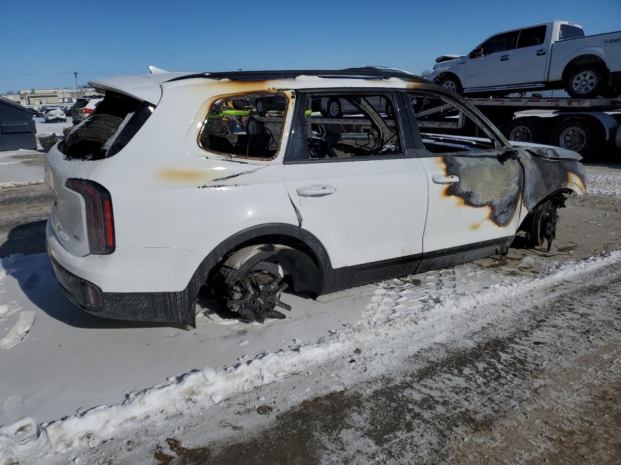 2024 KIA Telluride VIN 5XYP5DGC1RG452201 Copart auction photo, burn / mechanical damage thumbnail 3