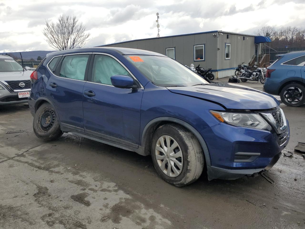 2018 Nissan Rogue VIN KNMAT2MV9JP562890 Copart auction photo, side / front end damage thumbnail 4
