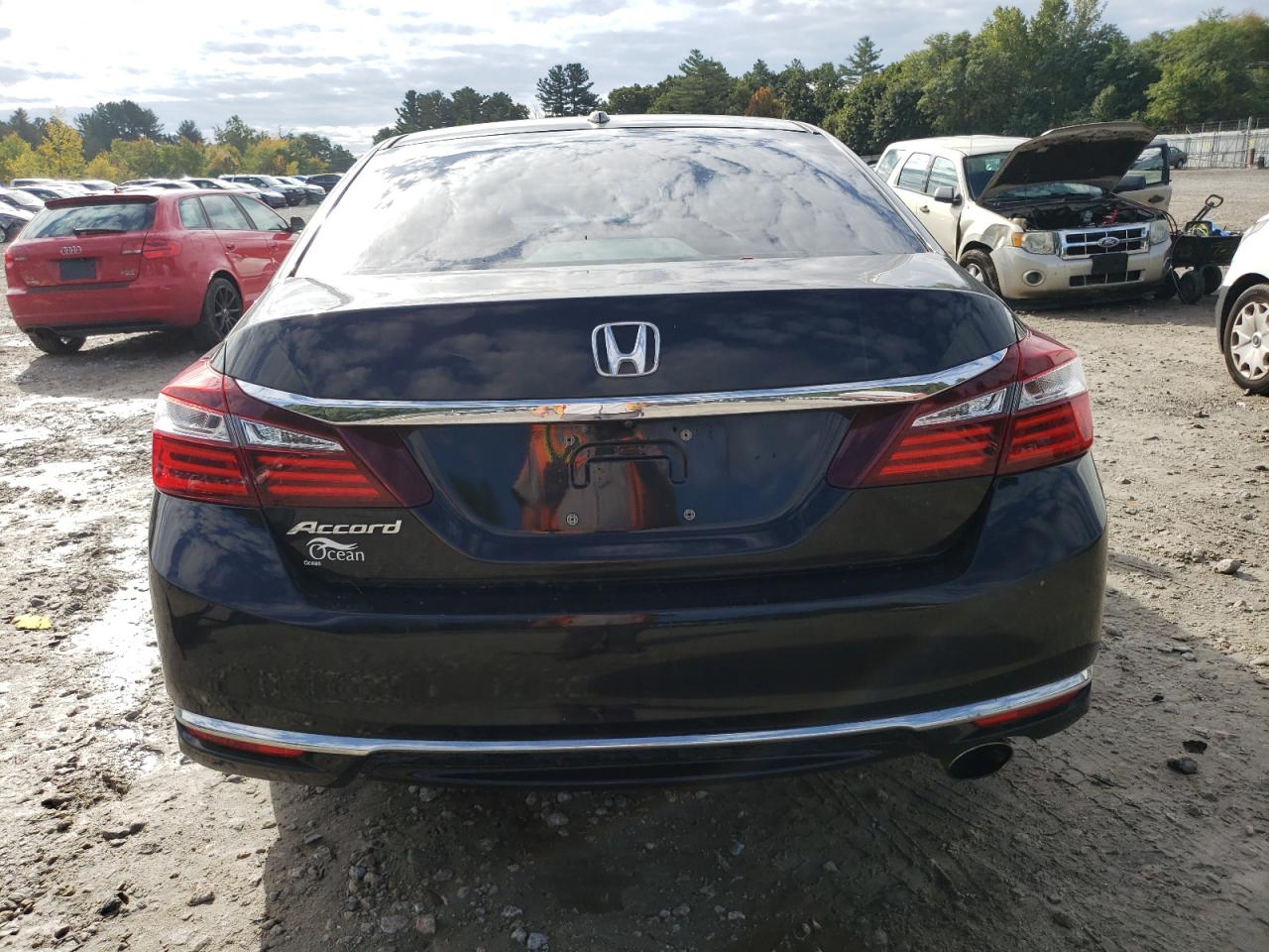 2017 Honda Accord VIN 1HGCR2F77HA006484 Copart auction photo, front end / minor dent/scratches damage thumbnail 6