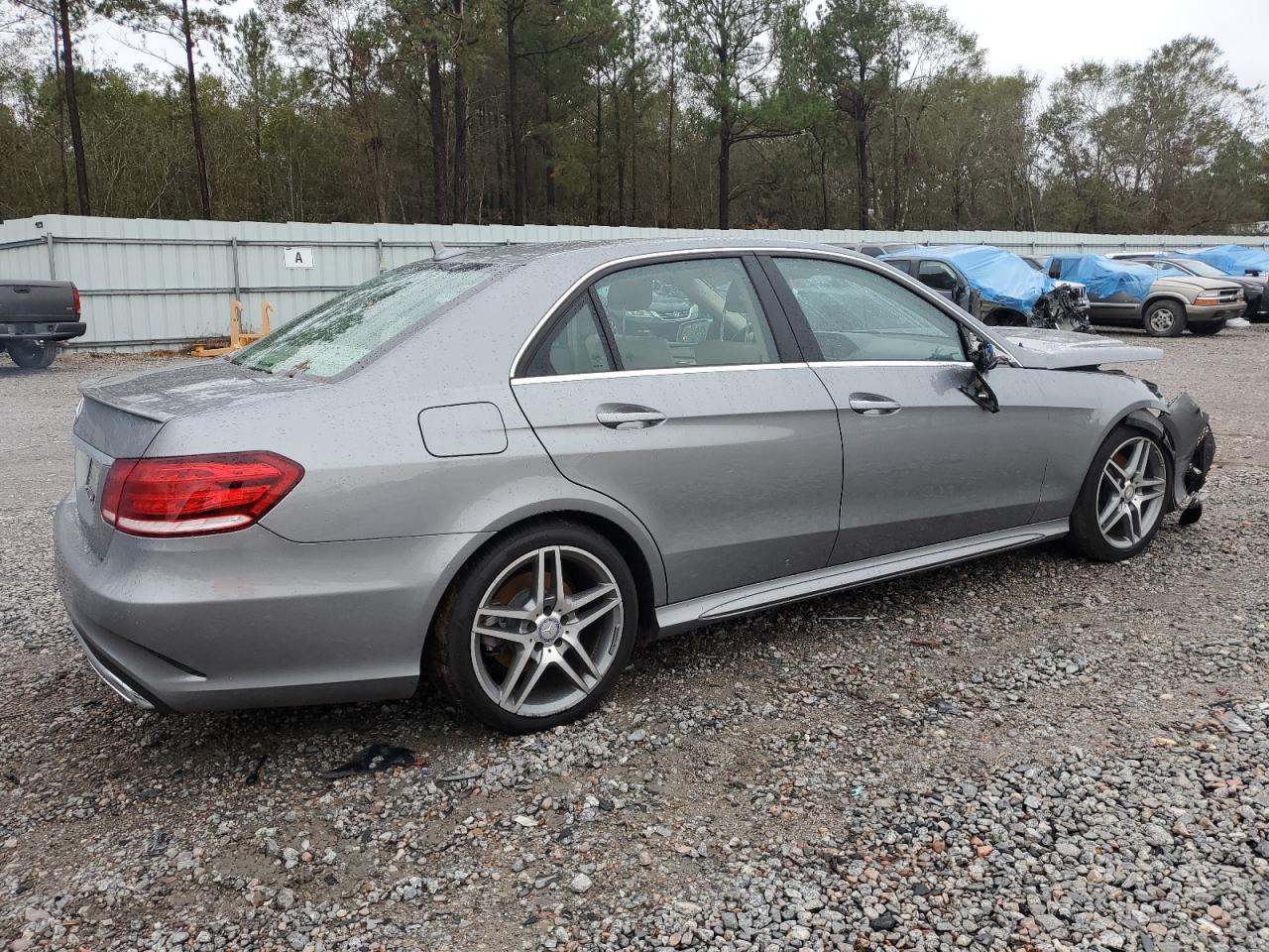 2014 Mercedes-Benz E-klasse VIN WDDHF5KB8EB068335 Copart auction photo, front end damage thumbnail 3