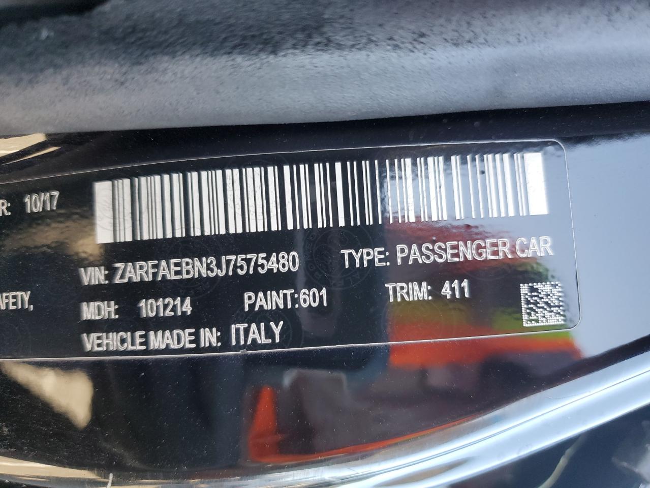 2018 Alfa Romeo Giulia VIN ZARFAEBN3J7575480 Copart auction photo, vandalism / minor dent/scratches damage thumbnail 14