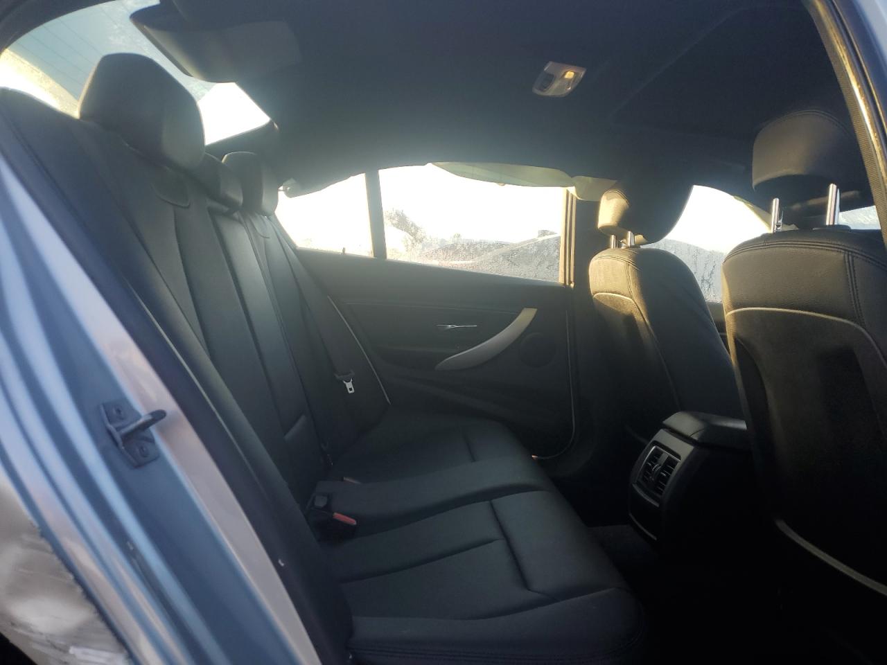 2017 BMW 3er VIN WBA8A3C39HA067299 Copart auction photo, front end / rear end damage thumbnail 11