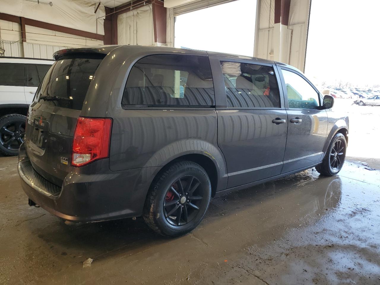 2018 Dodge Caravan VIN 2C4RDGEG6JR189724 Copart auction photo, front end damage thumbnail 3