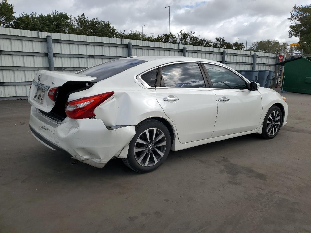 2016 Nissan Altima VIN 1N4AL3AP1GC134183 Copart auction photo, rear end damage thumbnail 3