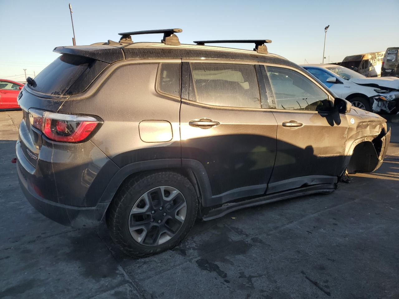 2018 Jeep Compass VIN 3C4NJDDB0JT367135 Copart auction photo, undercarriage / front end damage thumbnail 3