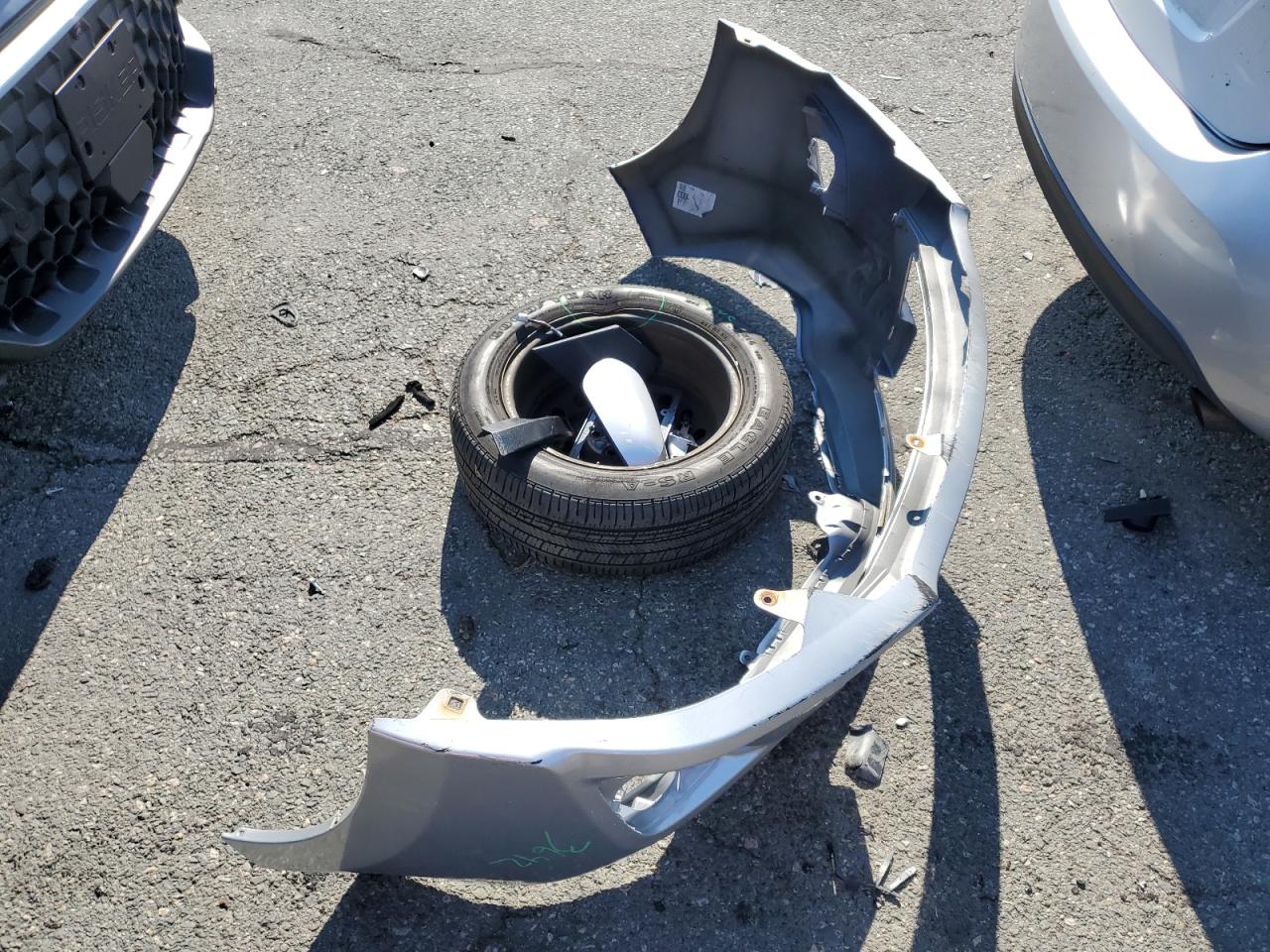 2015 Toyota Corolla VIN 2T1BURHE4FC409392 Copart auction photo, front end damage thumbnail 12
