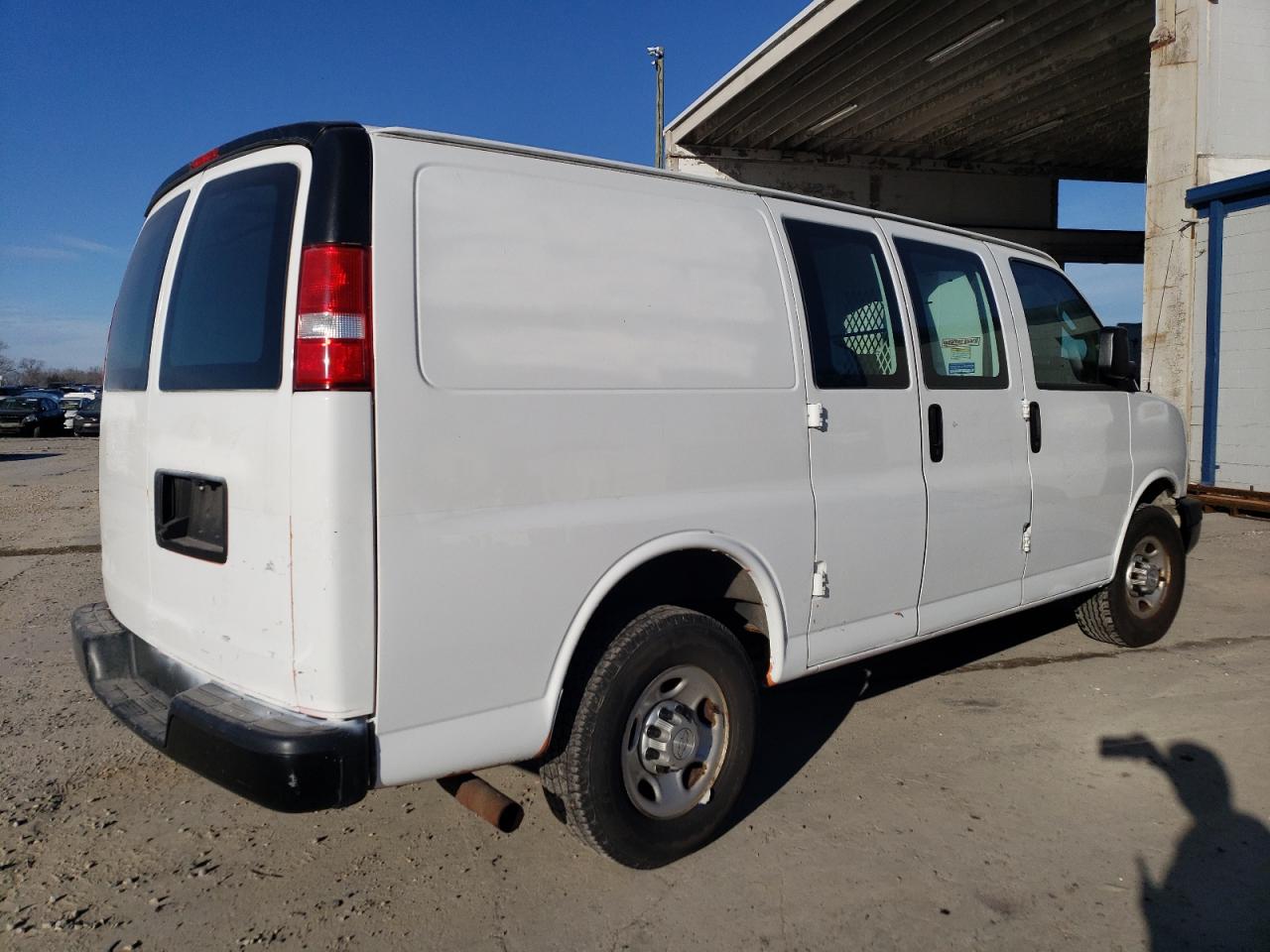 2017 Chevrolet Express VIN 1GCWGAFF4H1267252 Copart auction photo, mechanical damage thumbnail 3