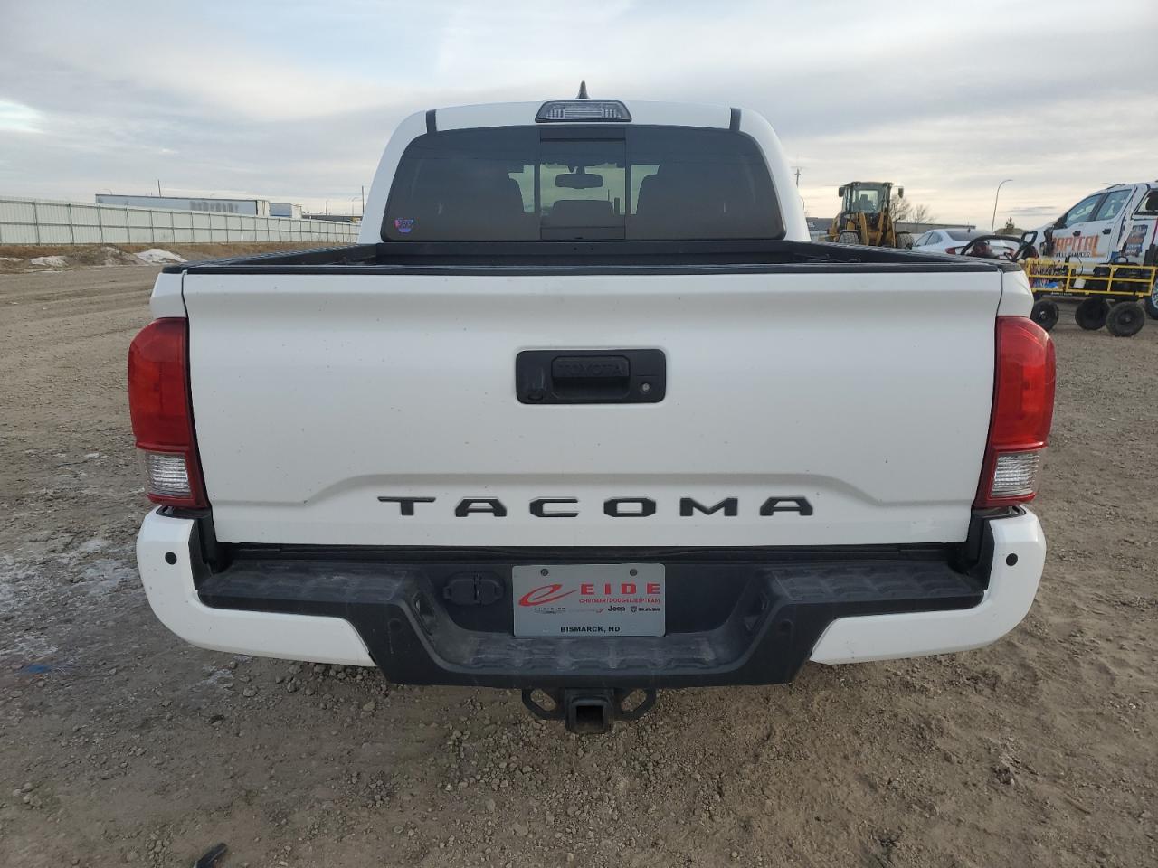2017 Toyota Tacoma VIN 3TMCZ5ANXHM071001 Copart auction photo, mechanical damage thumbnail 6